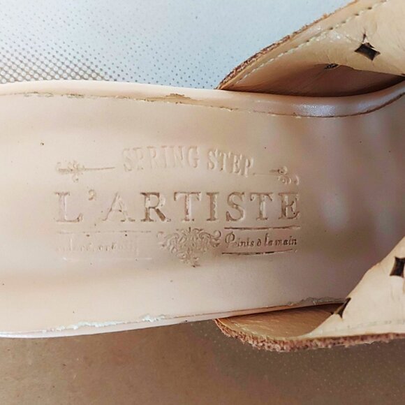 L'Artiste Spring Step Leather Dova Sandals - Size 38 (US 7.5) - Picture 9 of 9